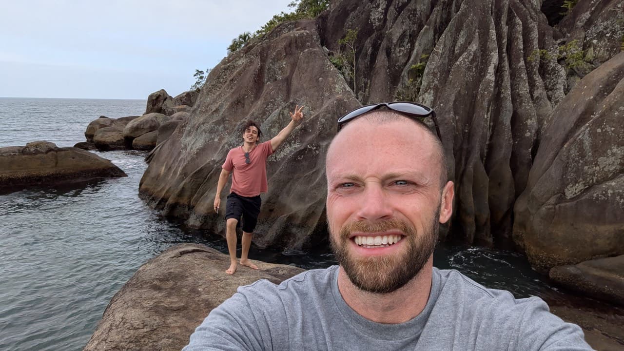 Brandon e Lucas, fundadores do Mabenn, no Brasil
